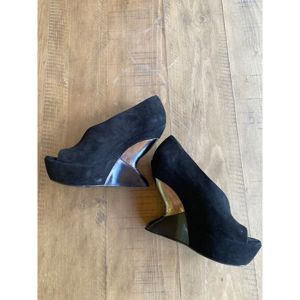 Leifsdottir Katrina Black Suede Sculptural Wedge Platform Peep Toe Heel 37.5